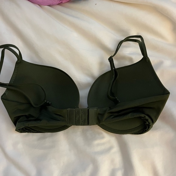 COPY - Victoria’s Secret push up bra! - Picture 2 of 4